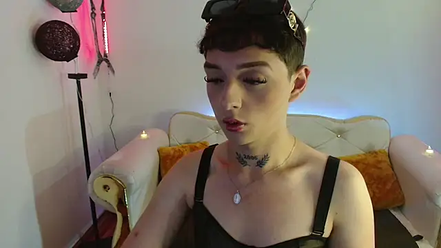 Snapshot of David_Fox01 chatting on October 11, 3:28 am David Fox01 online show from October 11, 3:28 am