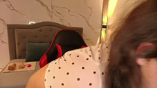 Nina Rouge7 online show from September 30, 6:40 am