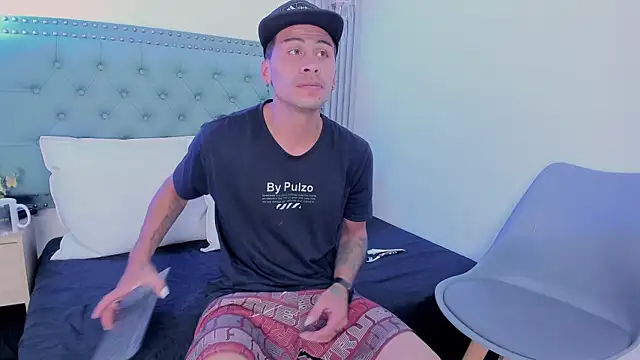 Erack and Emmy online show from October 18, 3:42 am