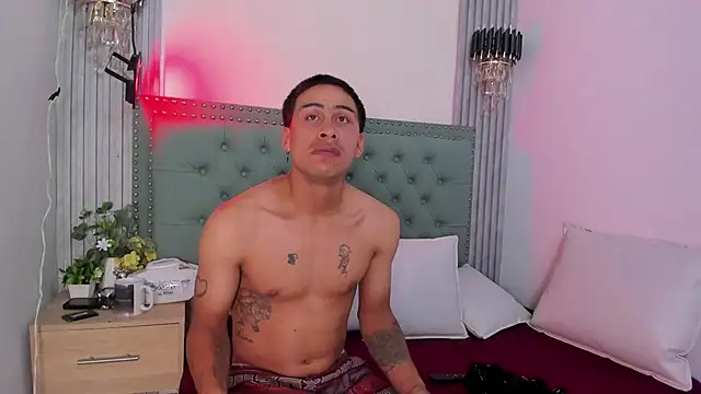 Erack and Emmy online show from October 23, 4:34 am