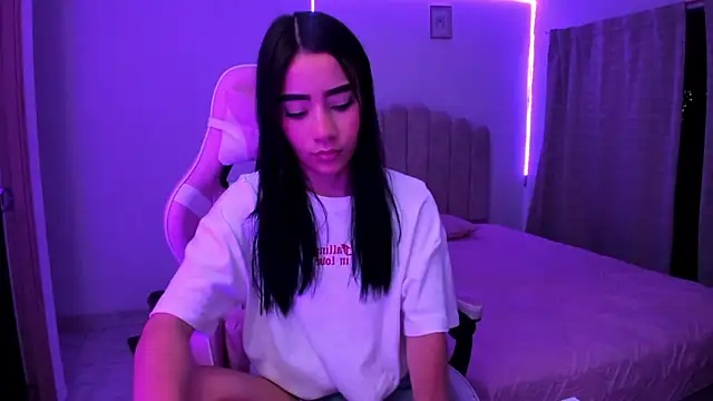 Snapshot of ISABELFORYOU1 chatting on October 6, 12:30 am ISABELFORYOU1 online show from October 6, 12:30 am