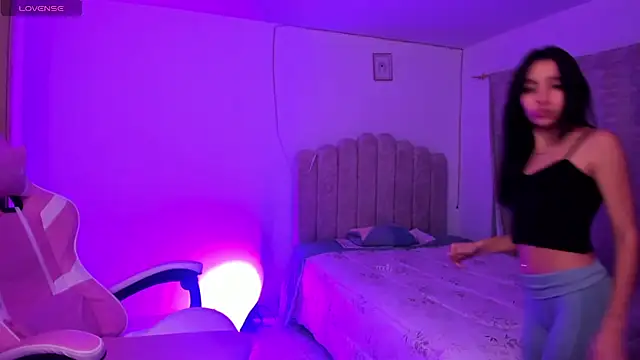 Snapshot of ISABELFORYOU1 chatting on October 18, 12:24 am ISABELFORYOU1 online show from October 18, 12:24 am