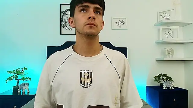 Snapshot of Axel_Draven chatting on October 16, 11:11 am Axel Draven online show from October 16, 11:11 am