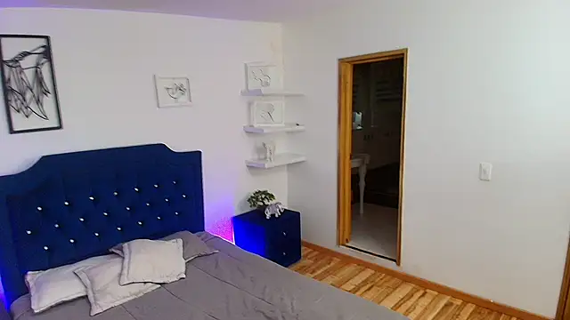 Snapshot of Axel_Draven chatting on October 18, 11:11 am Axel Draven online show from October 18, 11:11 am