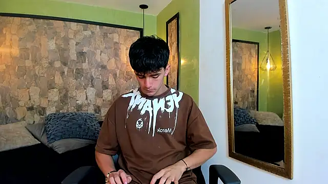 Snapshot of Axel_Draven chatting on December 15, 11:36 am Axel Draven online show from December 15, 11:36 am