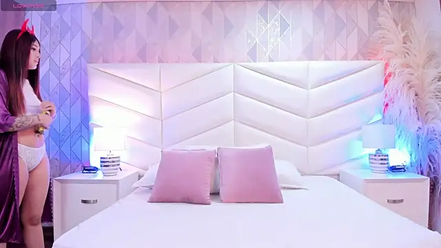 Charlotte hall  online show from September 26, 3:32 am