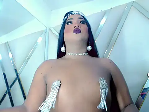 AuroraRoss online show from October 4, 6:39 pm