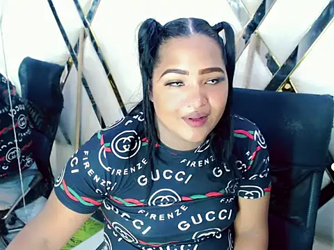 AuroraRoss online show from October 23, 7:12 pm