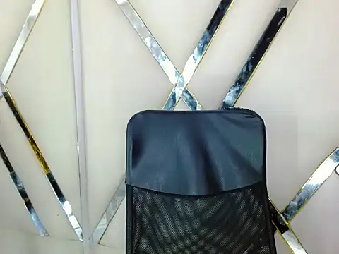 AuroraRoss online show from October 30, 7:14 pm