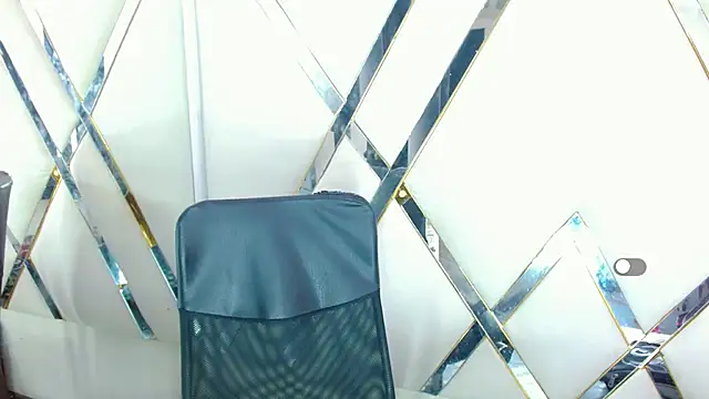 AuroraRoss online show from November 6, 6:53 pm