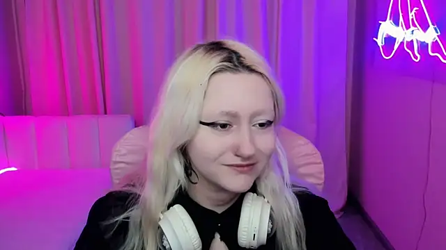 JuliaSharkk online show from October 1, 8:48 pm