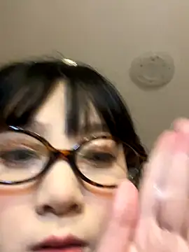 Snapshot of Xdouyaa chatting on December 3, 6:06 pm Xdouyaa online show from December 3, 6:06 pm