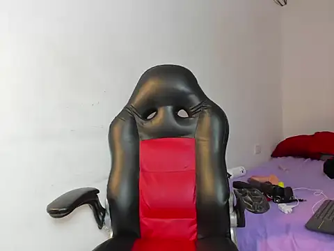 Snapshot of vanelope_smith chatting on October 3, 10:51 pm vanelope smith online show from October 3, 10:51 pm