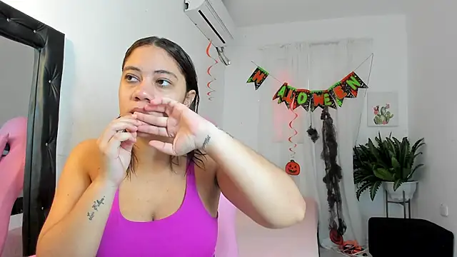 Snapshot of vanelope_smith chatting on October 22, 7:24 pm vanelope smith online show from October 22, 7:24 pm