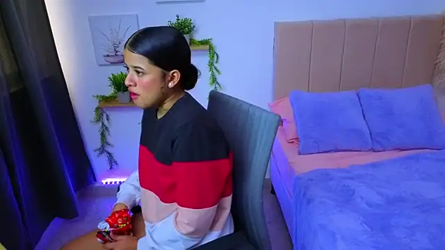 pequitasmedusa9 online show from October 2, 8:49 pm