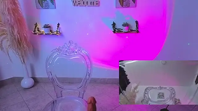 pequitasmedusa9 online show from October 11, 7:01 pm