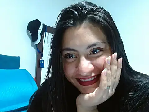 Snapshot of Maira_Diaz chatting on October 16, 4:19 pm Maira Diaz online show from October 16, 4:19 pm