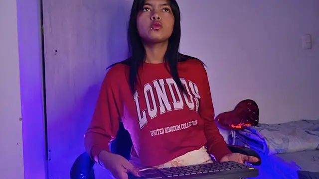 miamiller188 online show from November 21, 12:43 am