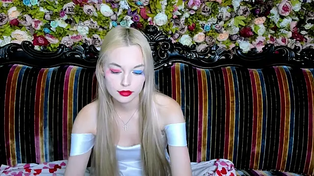 Snapshot of CallMeMargo chatting on October 1, 12:55 pm CallMeMargo online show from October 1, 12:55 pm