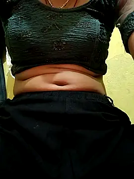 misskomal97 online show from September 25, 10:52 am