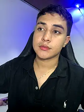 Snapshot of loki32men chatting on October 25, 5:04 am loki32men online show from October 25, 5:04 am