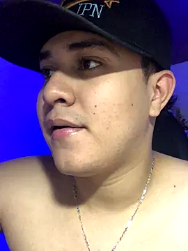 Snapshot of loki32men chatting on December 14, 4:40 am loki32men online show from December 14, 4:40 am