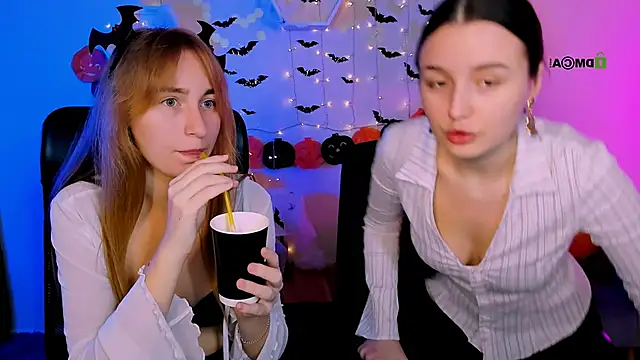 leslie bird online show from October 30, 11:11 am