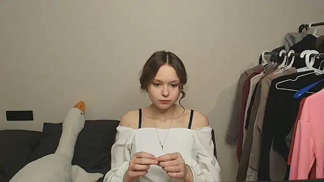 CandyPiggy online show from October 18, 2:18 pm