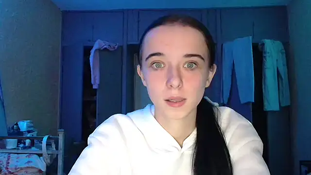 Emilia Light online show from October 19, 9:43 am