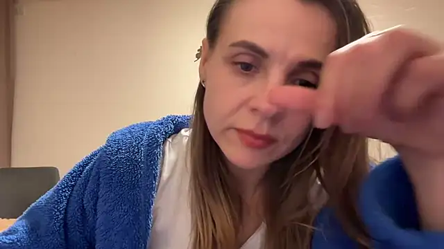 AnnieLove7722 online show from October 16, 10:11 pm