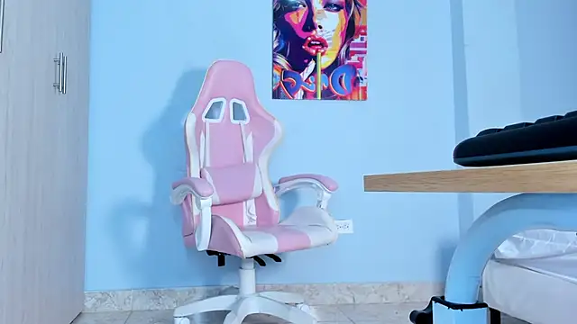 Athenea  fox online show from November 8, 11:43 am