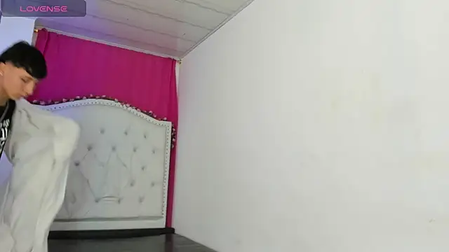 XaanderGrey online show from November 17, 7:08 pm