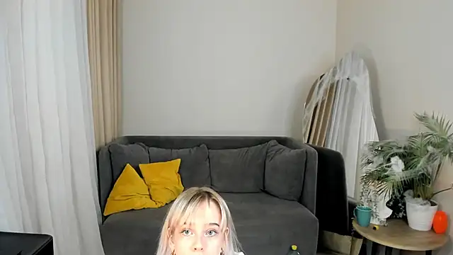 MayWins online show from November 2, 9:39 pm