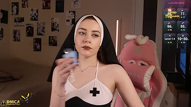 leziowl online show from October 31, 6:58 am