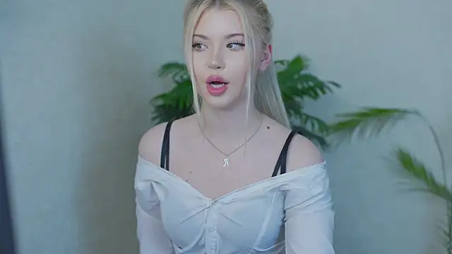 AshleyNikoo online show from October 9, 4:49 pm