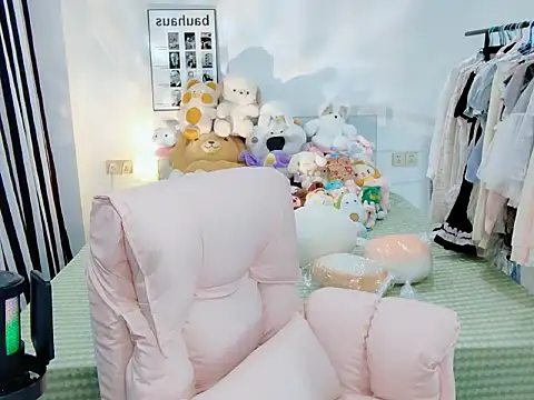 Gardenia-222 online show from October 18, 1:01 pm