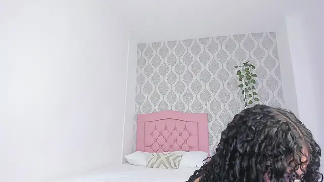 Snapshot of annalise_goerts chatting on December 18, 1:06 pm annalise goerts online show from December 18, 1:06 pm