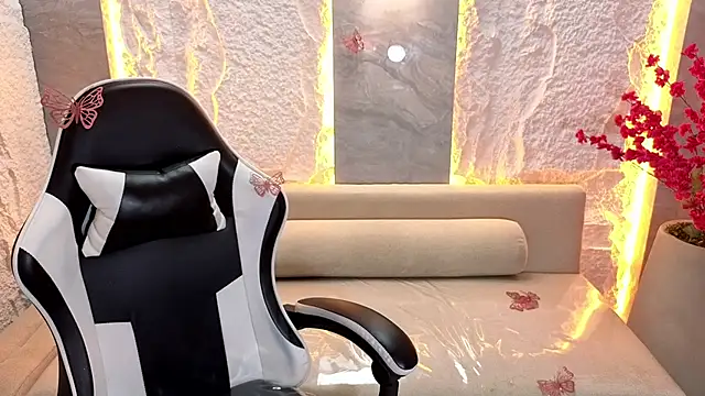 carla tp online show from October 31, 1:12 pm