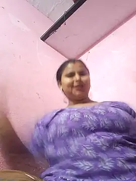 Snapshot of Mamta-Thakur chatting on November 5, 3:28 am Mamta-Thakur online show from November 5, 3:28 am