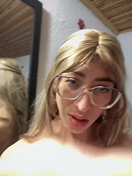 Snapshot of NICOLLE__12 chatting on November 30, 2:15 am NICOLLE 12 online show from November 30, 2:15 am