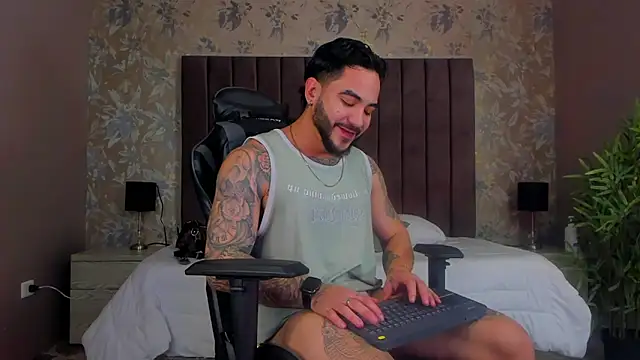 Snapshot of Dante_Dimarco chatting on October 22, 11:26 pm Dante Dimarco online show from October 22, 11:26 pm