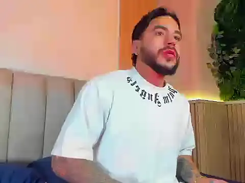 Snapshot of Dante_Dimarco chatting on October 30, 1:07 am Dante Dimarco online show from October 30, 1:07 am