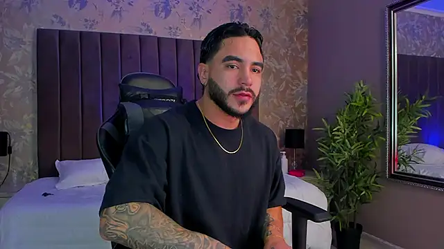 Snapshot of Dante_Dimarco chatting on October 31, 12:22 am Dante Dimarco online show from October 31, 12:22 am