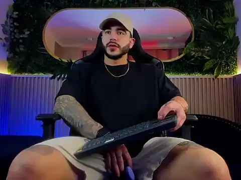 Snapshot of Dante_Dimarco chatting on November 10, 12:09 am Dante Dimarco online show from November 10, 12:09 am