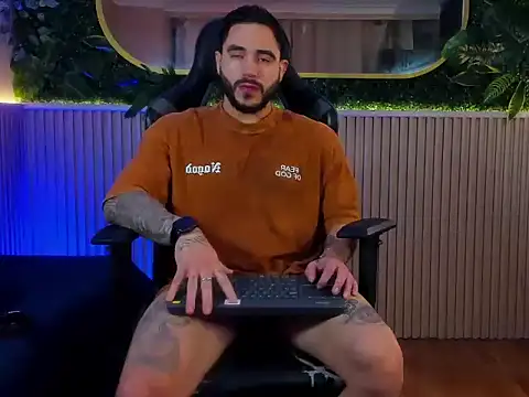 Snapshot of Dante_Dimarco chatting on November 16, 1:22 am Dante Dimarco online show from November 16, 1:22 am