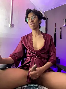 MadamLeRouge online show from November 8, 11:47 pm