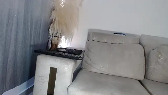 Snapshot of Adrew_fox chatting on October 15, 1:22 pm Adrew fox online show from October 15, 1:22 pm