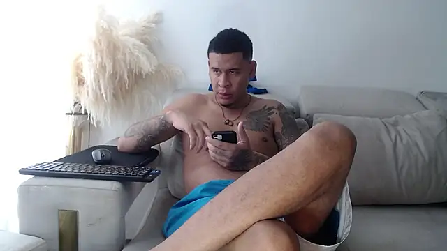 Snapshot of Adrew_fox chatting on November 28, 4:20 pm Adrew fox online show from November 28, 4:20 pm