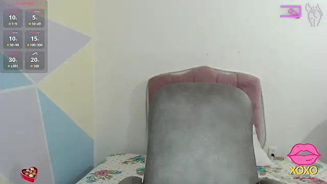 Snapshot of astrolover_ chatting on October 27, 2:48 am astrolover online show from October 27, 2:48 am