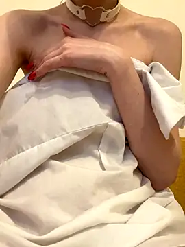 Snapshot of Alena_horny chatting on October 5, 9:56 pm Alena horny online show from October 5, 9:56 pm